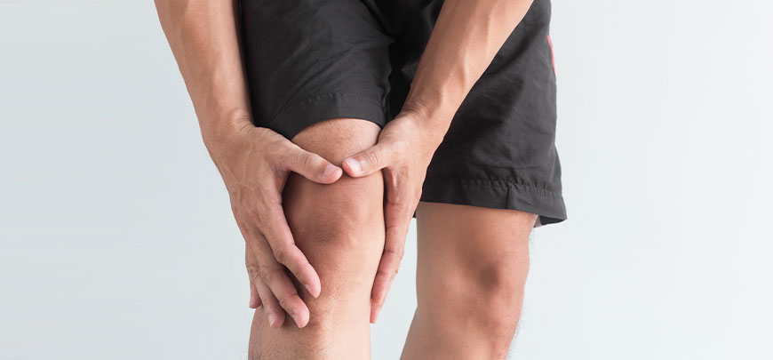 Patient experiencing knee pain and in need of Advanced Joint Pain Relief